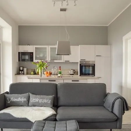 Traumkrone - Wiesengruen Apartment Schortens